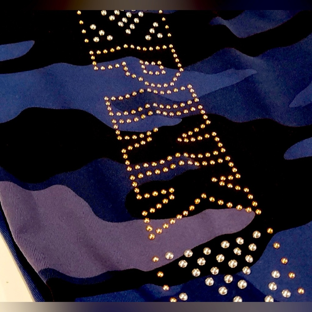 NWOT Women's Victoria's Secret Pink Ultimate Size S Blue Camo Studded Leggings